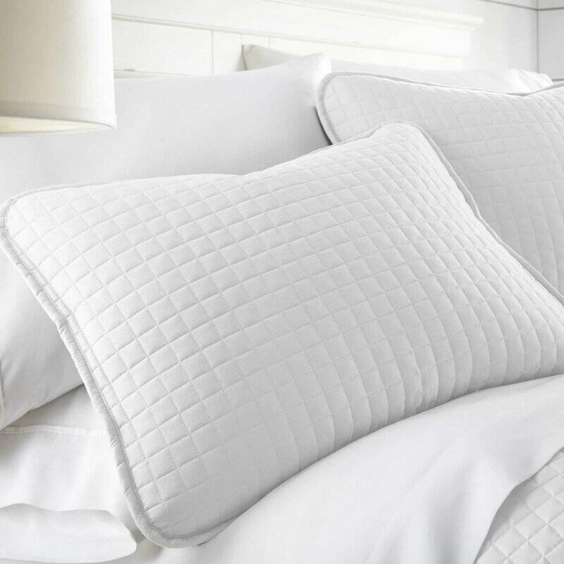 Hivvago King/Cal King Lightweight White Ultra Soft 3-Piece Microfiber Quilt Set