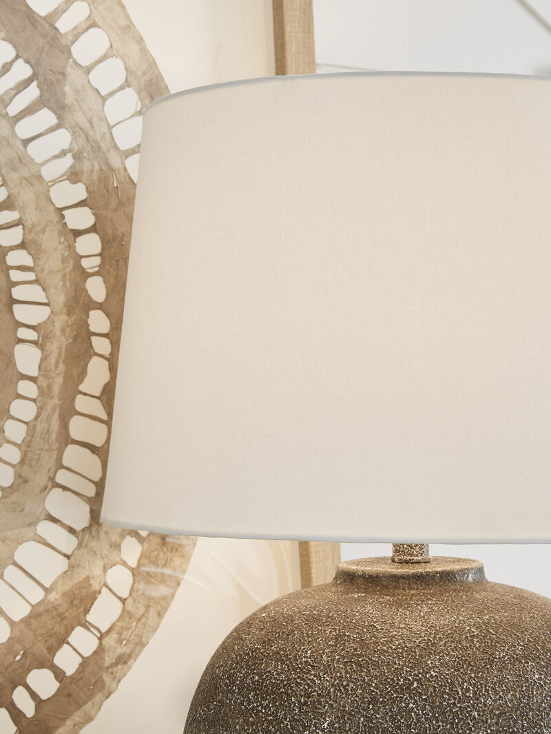 Neavesboro Table Lamp image number 2