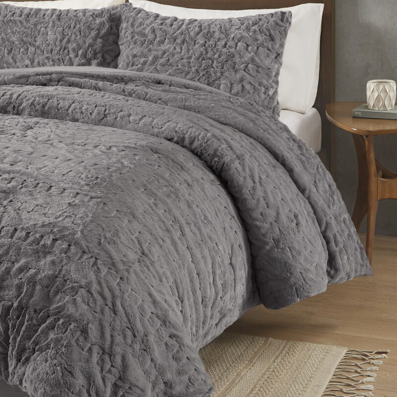 Gracie Mills Hanna Faux Fur Down Alternative Comforter Set