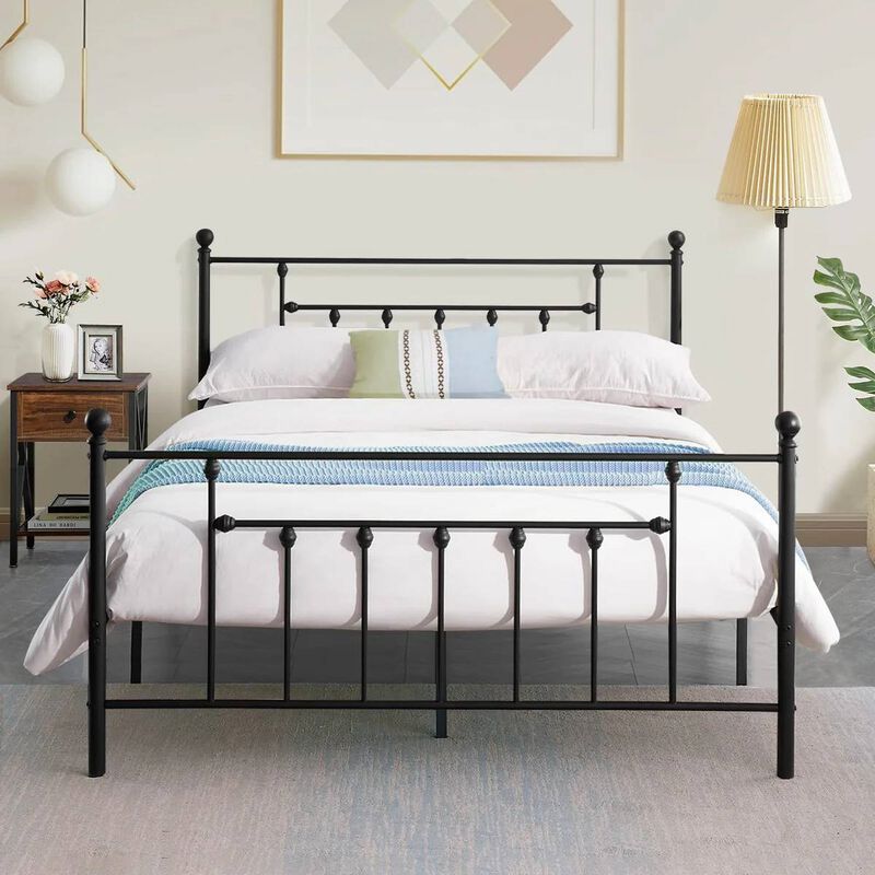 Elegant Arched Metal Bed Frame – Vintage Platform Style with Footboard