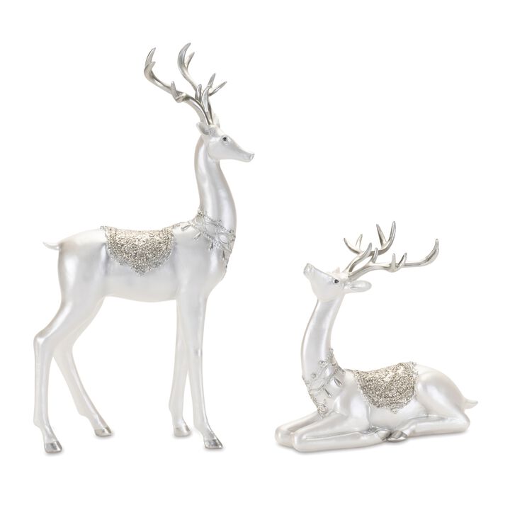 Modern Winter Reindeer Decor (Set of 2) – Elegant Holiday Tabletop Statues for Seasonal Vignettes