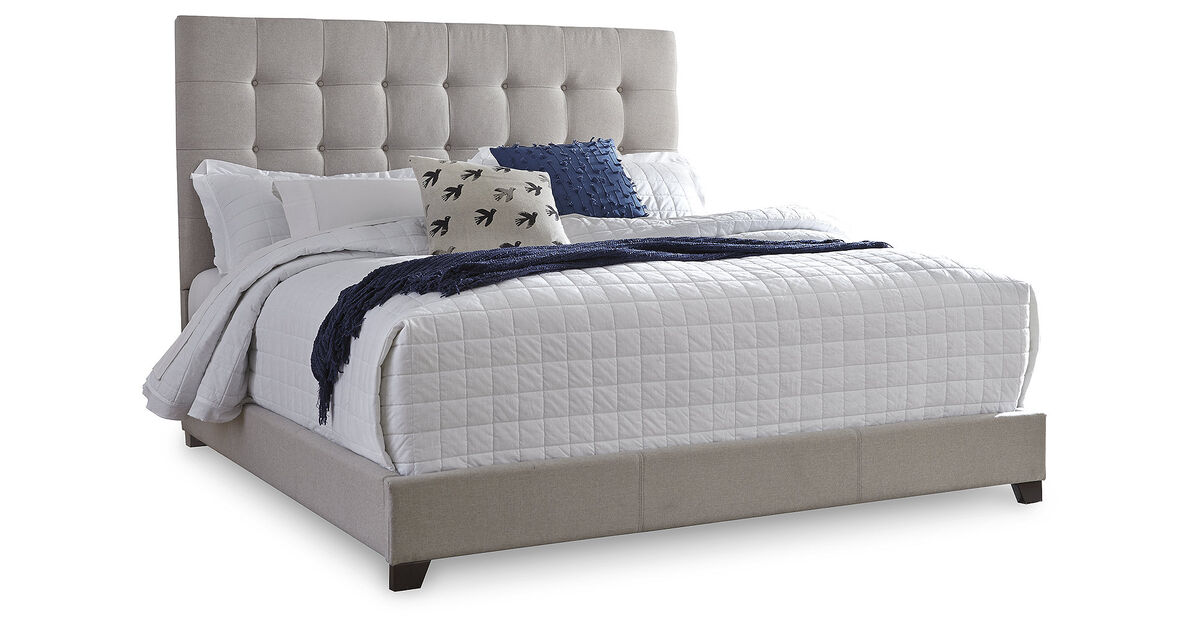Dolante Queen Upholstered Bed