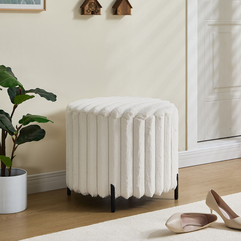 22" Wide Upholstered Round Pouf Ottoman Foot Rest with Black Metal Legs,Faux Fur Footstool for Living Room Bedroom Entryway