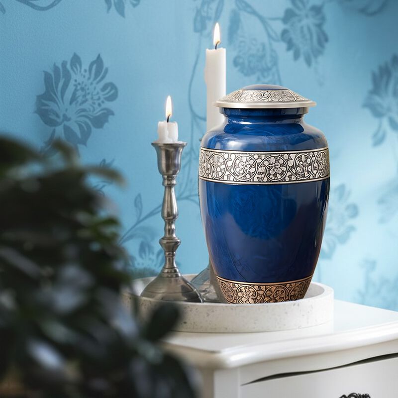 Emerald Grace Urn image number 6