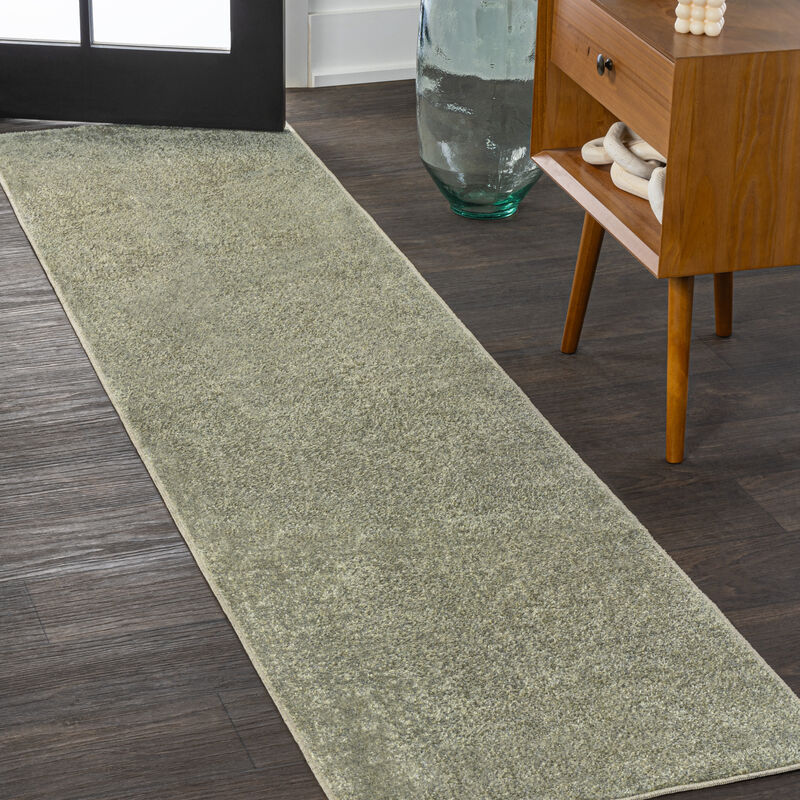Twyla Classic Solid Low-Pile Machine-Washable Area Rug