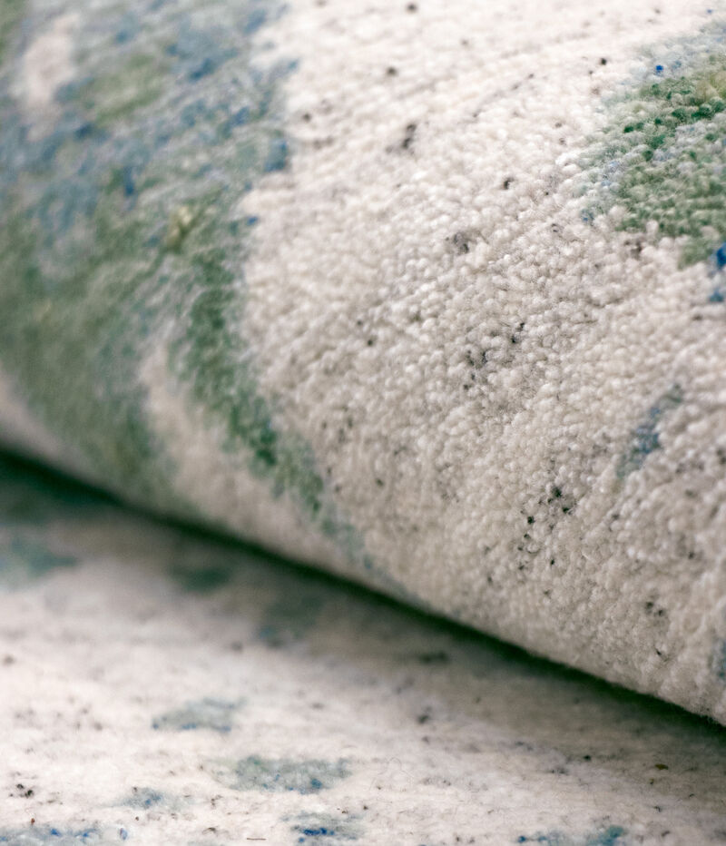Modern Hand-Knotted Viscose Silk Area Rug image number 3