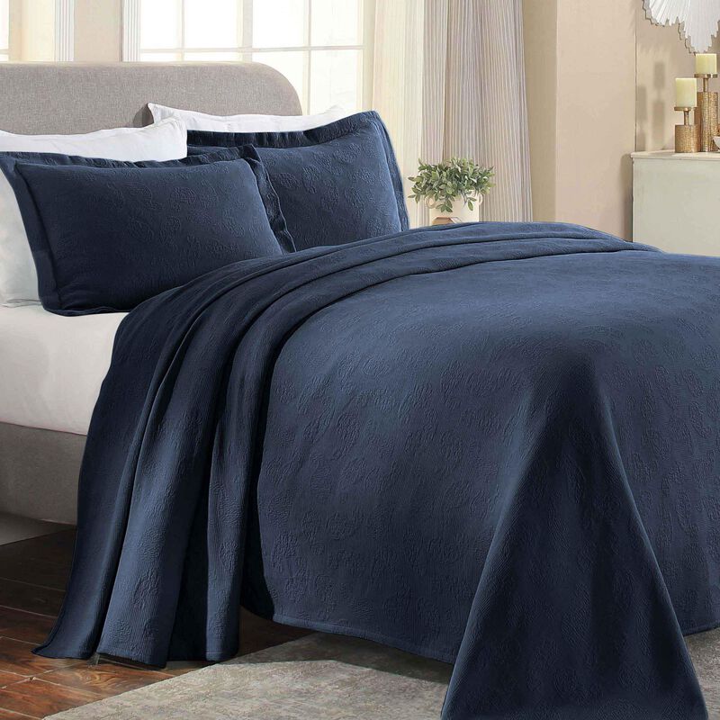 Lightweight Cotton Bedspread Set with Matching Shams image number 1