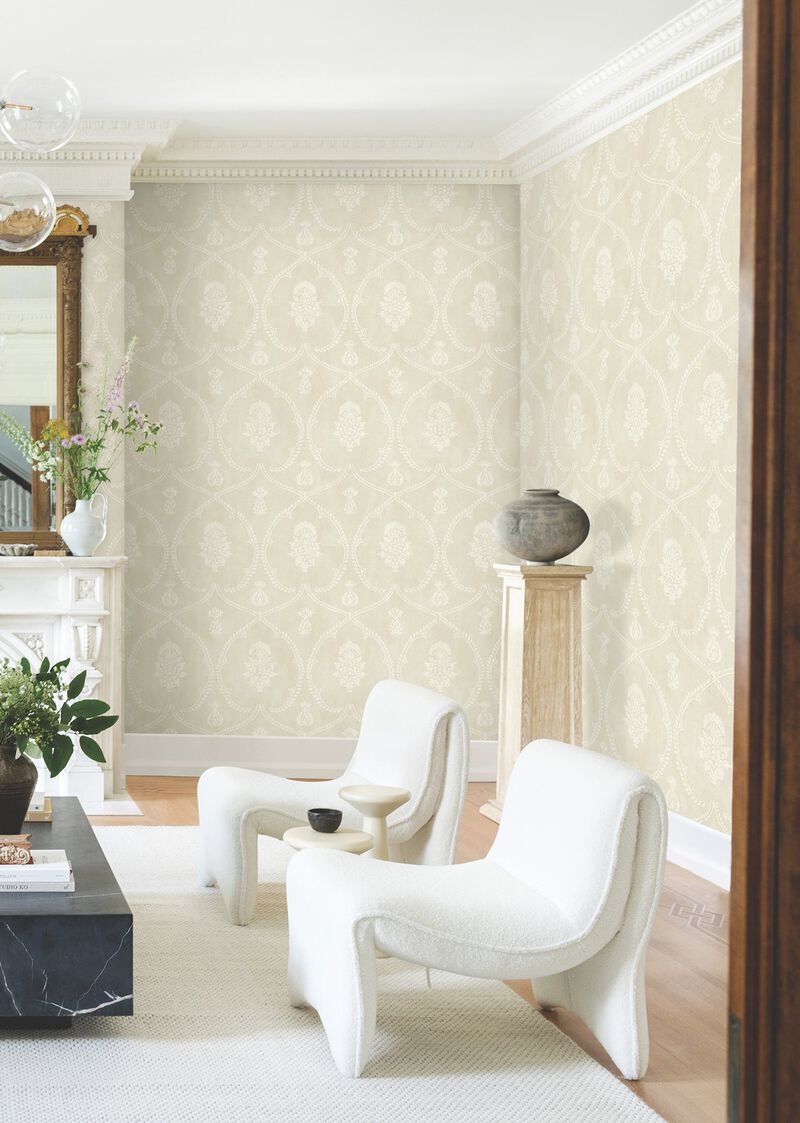 Royal Damask Beige Wallpaper (Double Roll) image number 4