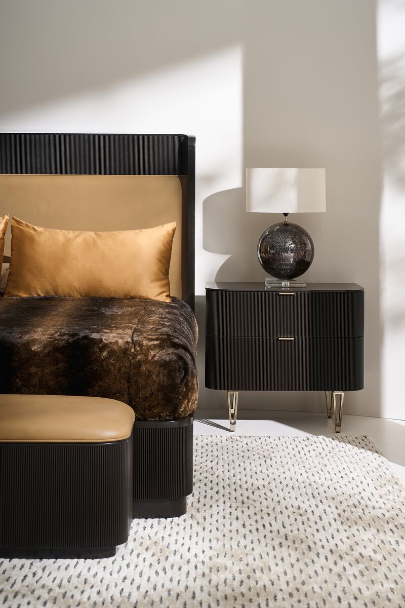 Fall In Love Queen Bed