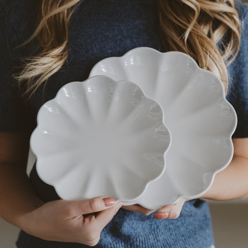 White Scalloped Serving Tray Set image number 3