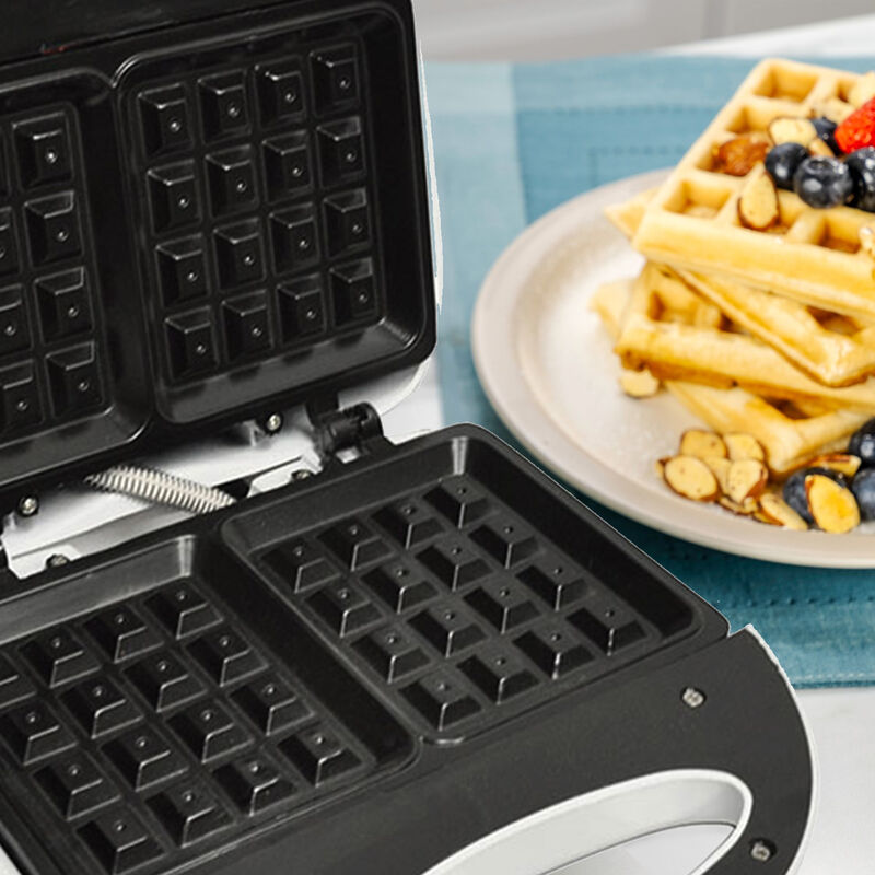 Brentwood Waffle Maker in White