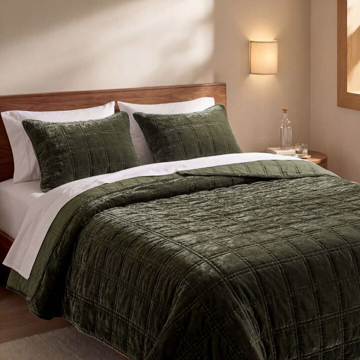 Stella Pintuck Green King Quilt Set