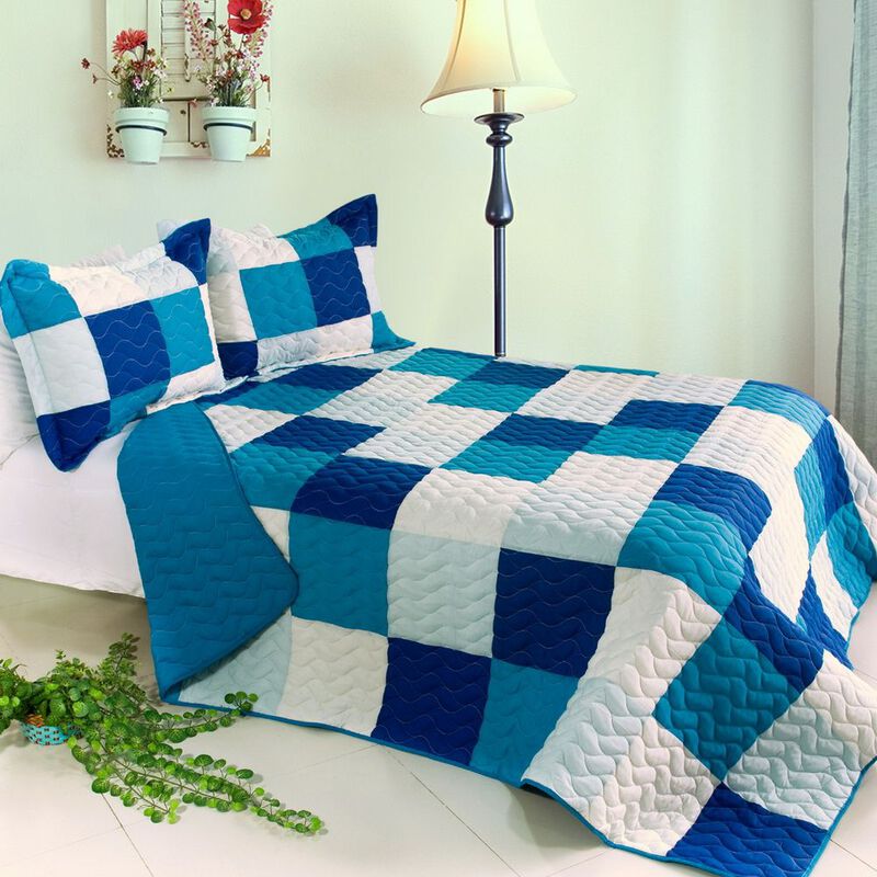 Full Queen Mild Winter 3 Piece Patchwork Quilt Set with Vermicelli Quilting image number 0