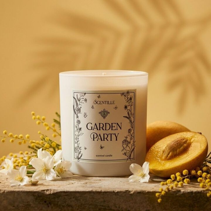 Garden Party Candle &ndash; Fruity Floral Scent, Soy Coconut Wax