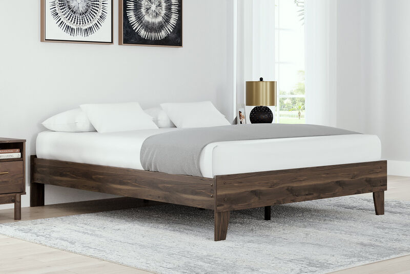 Calverson Queen Platform Bed image number 1