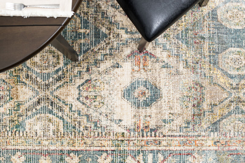 Linnea LIN02 5'3" x 7'8" Rug