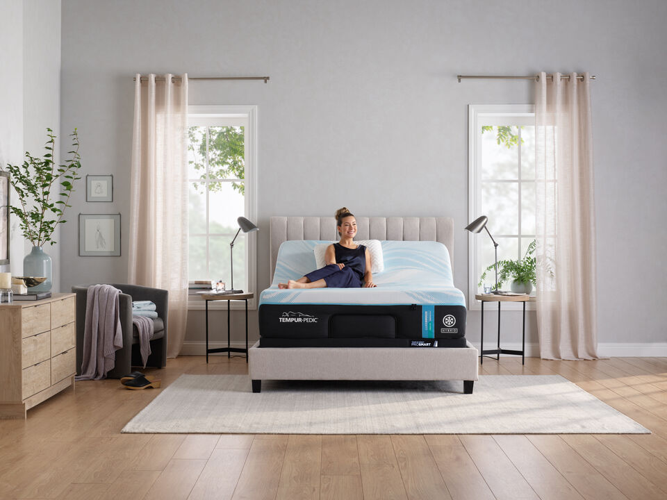 Tempur-Pedic Luxe Breeze Hybrid King Mattress