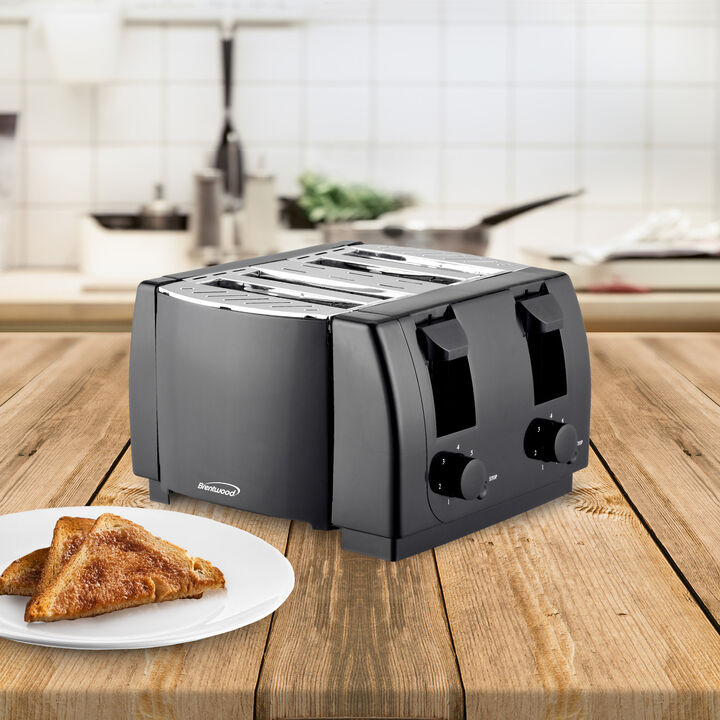 Brentwood Cool Touch 4 Slice Toaster in Black
