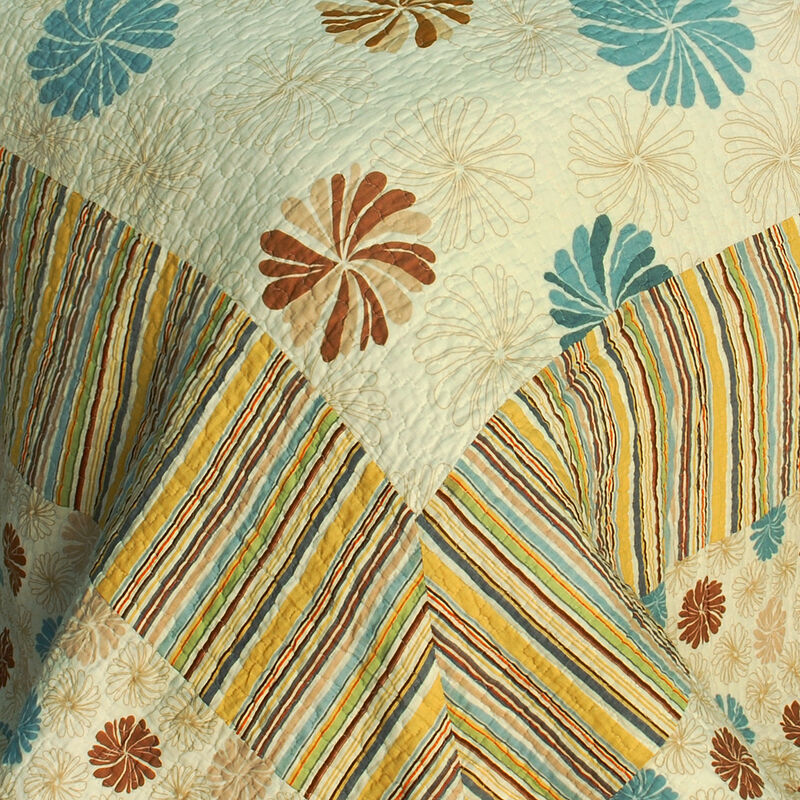 Queen Size Cotton 3-Piece Quilted Printed Quilt Set with Matching Pillow Shams image number 4