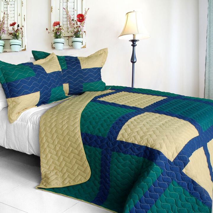 Queen Size 3 Piece Patchwork Quilt Set with Quilted Stitching Design-Green