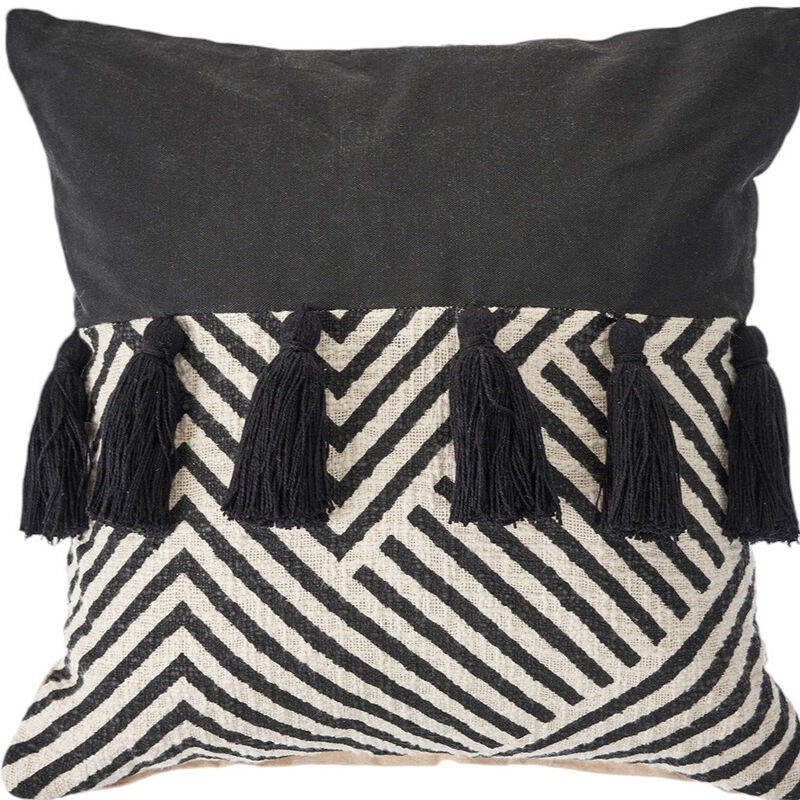 HomeRoots Set of Two Black and White Chevron Cotton Throw Pillow With Tassels image number 5