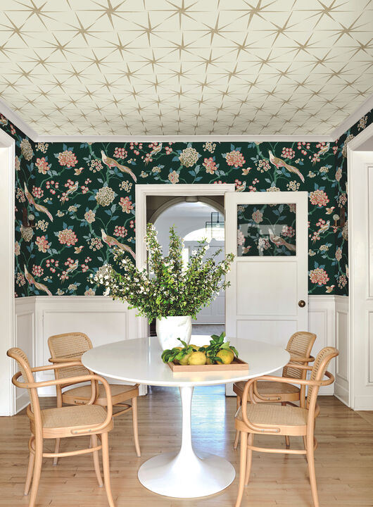Fanciful Dark Green Wallpaper