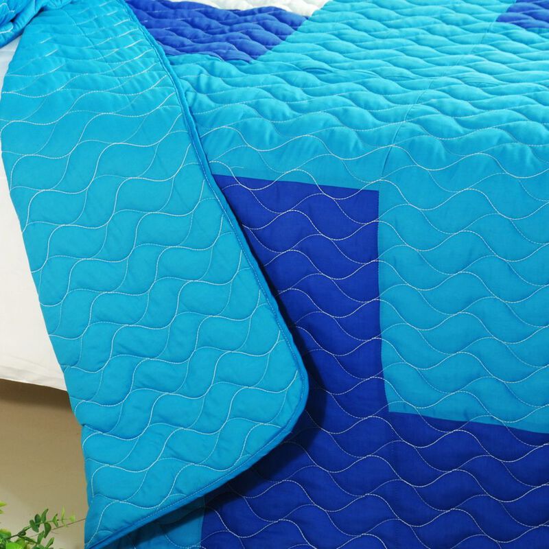 Full Queen Mild Winter 3 Piece Patchwork Quilt Set with Vermicelli Quilting image number 4