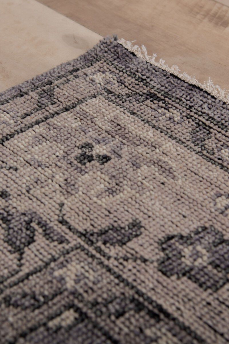 Centra CET726 2'6" x 8' Runner Rug image number 4