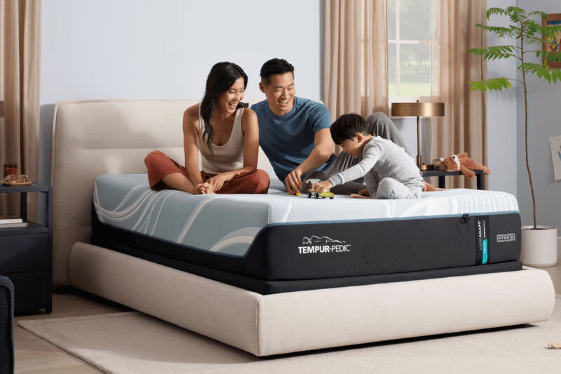 Tempur Pedic Luxe Adapt Hybrid Queen Mattress