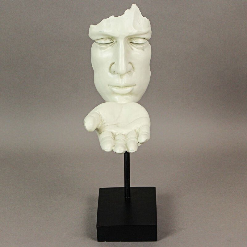Vitruvian Collection `Blowing A Kiss` Sculpture Tealight Candle Holder Statue image number 4