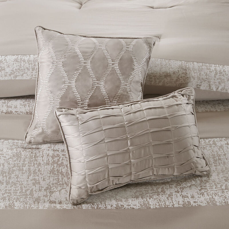 Gracie Mills Donnie 7-Piece Chenille Jacquard Comforter Set
