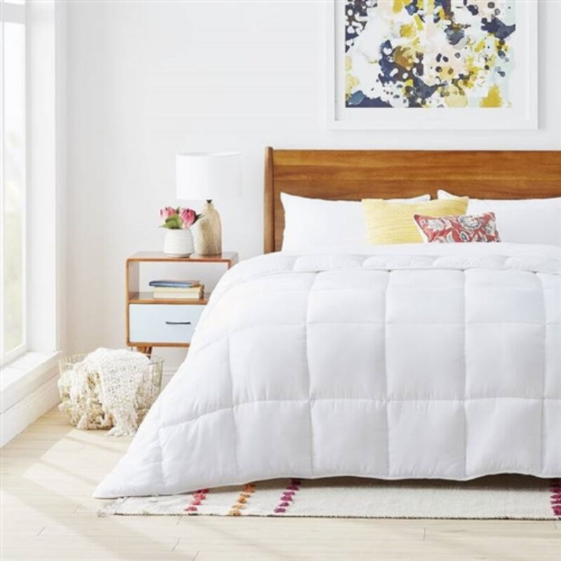 Cozy All Seasons Polyester Down Alternative Comforter – Hypoallergenic, Soft & Warm