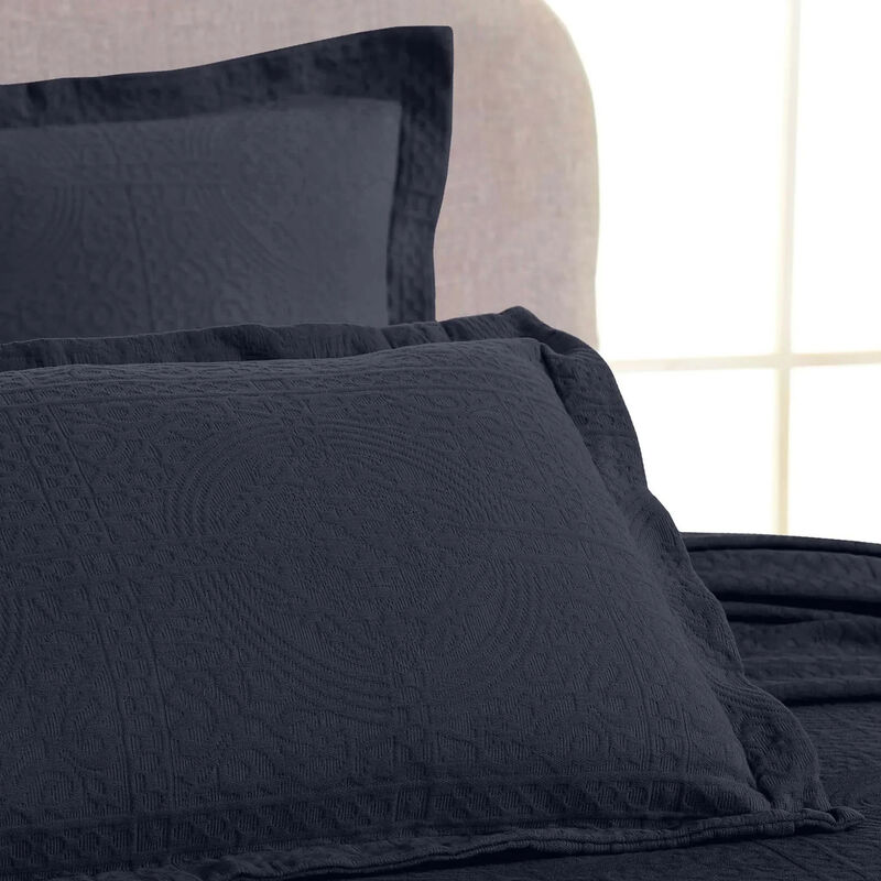 Lightweight Cotton Matelasse Bedspread and Shams Set for Bedroom image number 3
