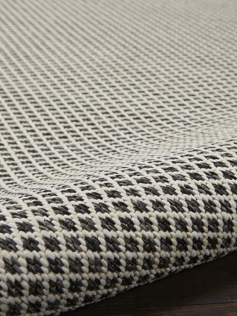 Courtyard COU01 Ivory/Charcoal 4' x 6' Rug