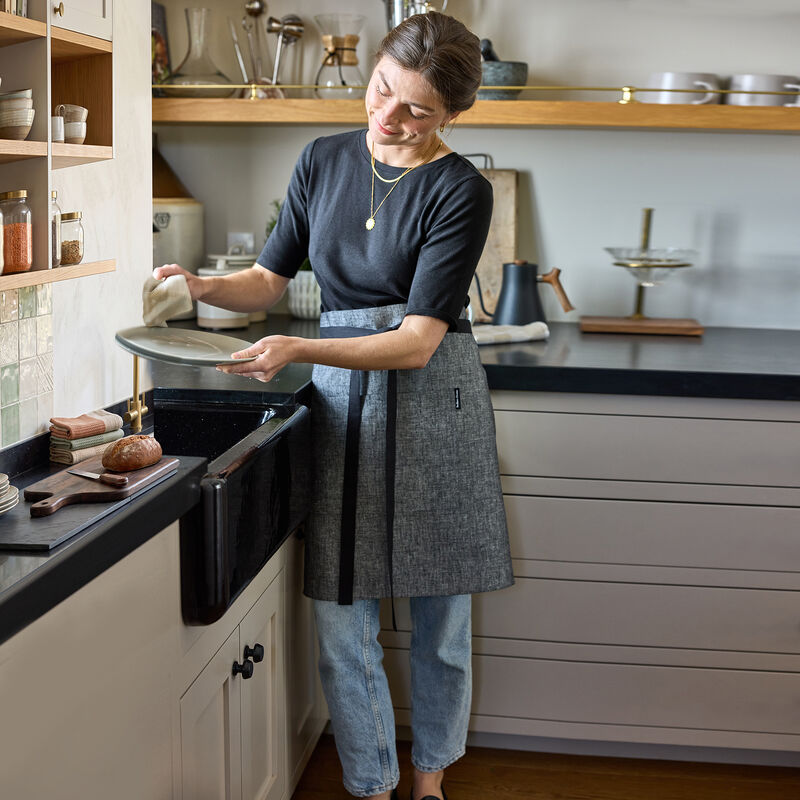 Solino Home 100% Pure Linen Bistro Apron - Kitchen Linen image number 1