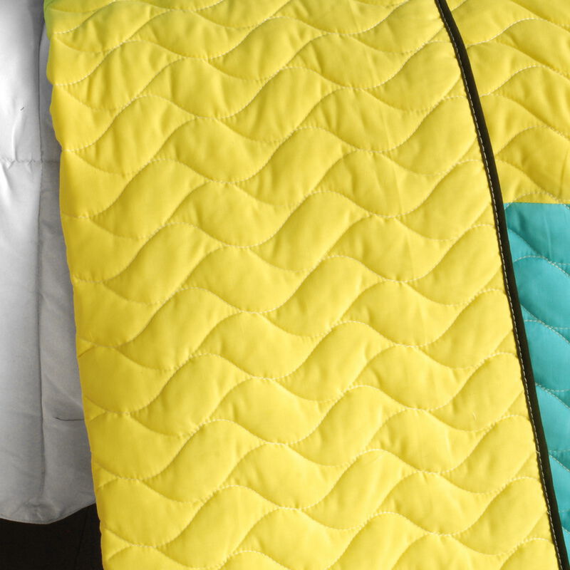 Eternal Flame Quilted Patchwork Quilt Set 3PC Queen Size Cozy Home Bedding image number 3