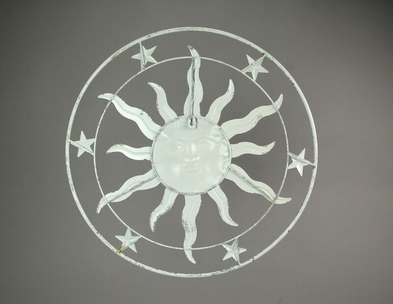 21.5 Inch Diameter Weathered Gray Finish Sun Face Wall Hanging image number 2