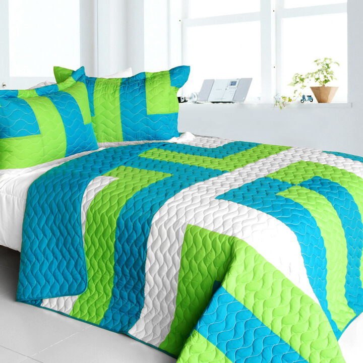 Queen Size Reversible Quilt Set 3 Piece with Vermicelli Quilting and Geometric Pattern-Green