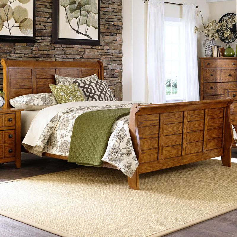 Liberty Furniture Grandpas Cabin King Sleigh Bed in Aged Oak image number 4