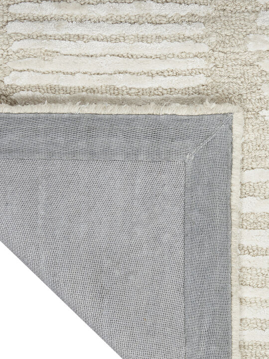 CK010 Linear LNR01 Ivory 3'9" x 5'9" Rug