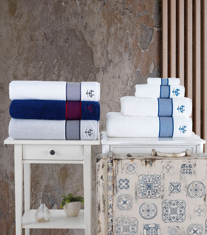 Brooks Brothers Fancy Border 2 pcs Bath Towels