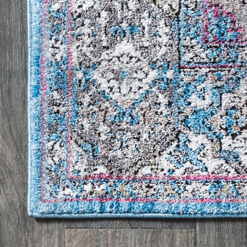 Kesan Vintage Medallion Area Rug