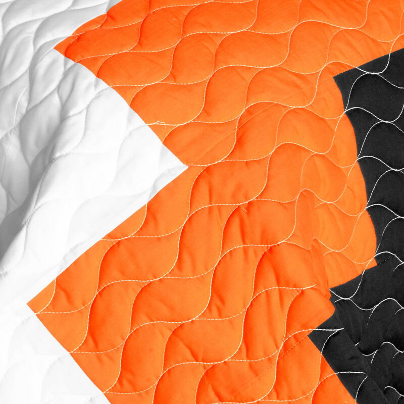 Queen Size Vermicelli Quilted Patchwork Quilt Set 3 Piece Geometric Print-White image number 4