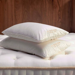 Grand Luxe Queen Pillow