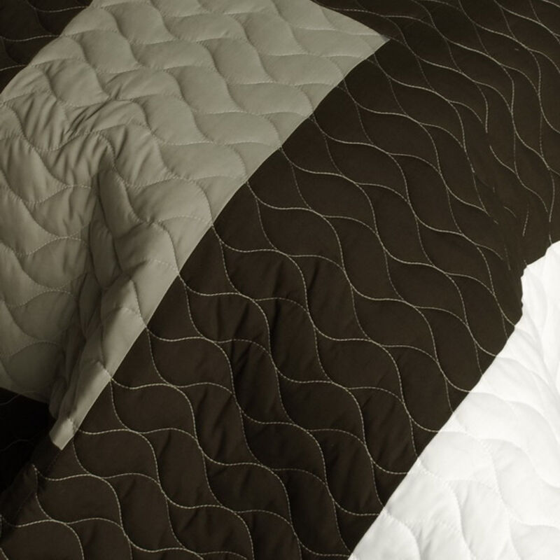 Geometric Patchwork Quilt Set Queen Size with Vermicelli Quilted Design-Grey image number 2