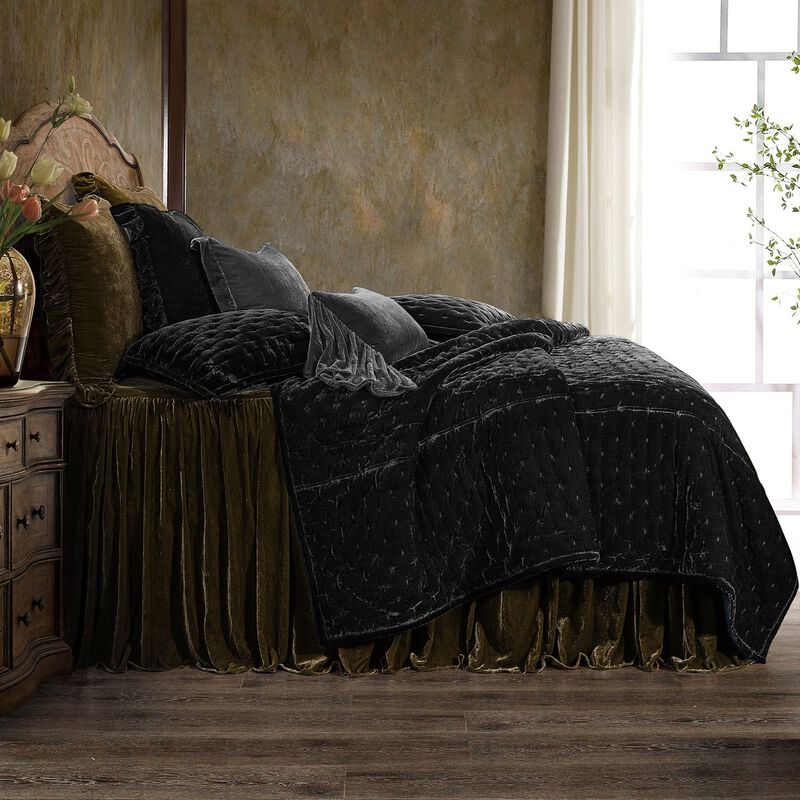 Stella Pintuck Black King Quilt Set image number 2
