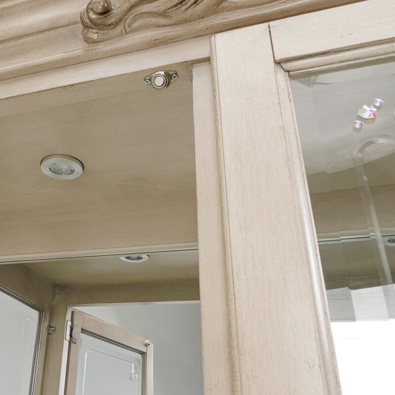 Michael Amini Platine de Royale Curio Display Cabinet - Champagne