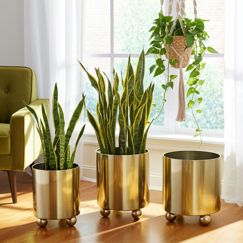 Planter with Ball Feet image number 2