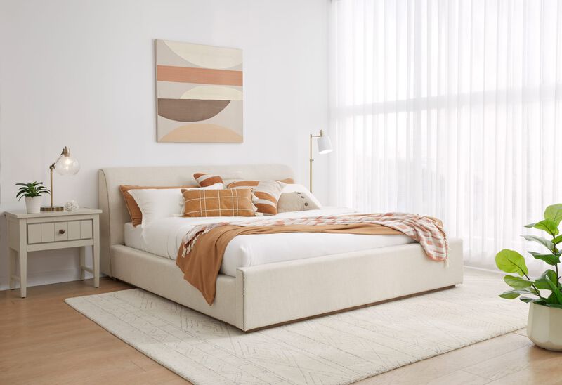 Louis Upholstered Platform Bed in Natural Linen