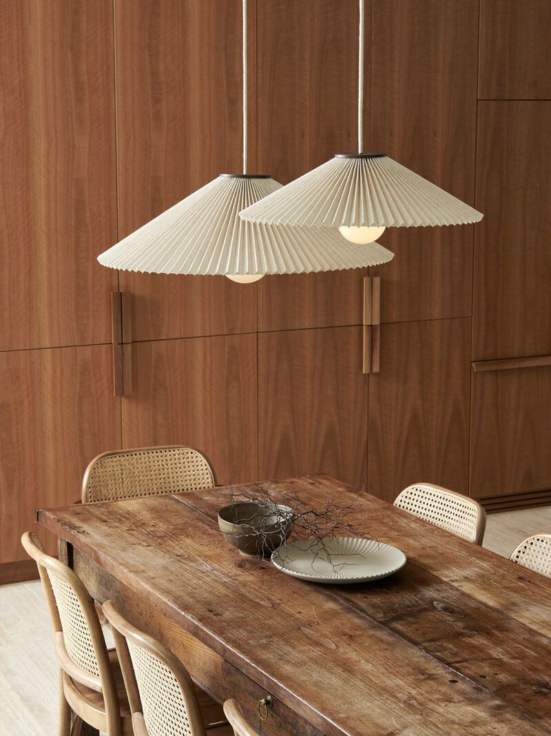 Beacon Lighting Amore Large 1-Light Pendant Light with Pleated Linen Shade Modern Ceiling Pendant image number 1